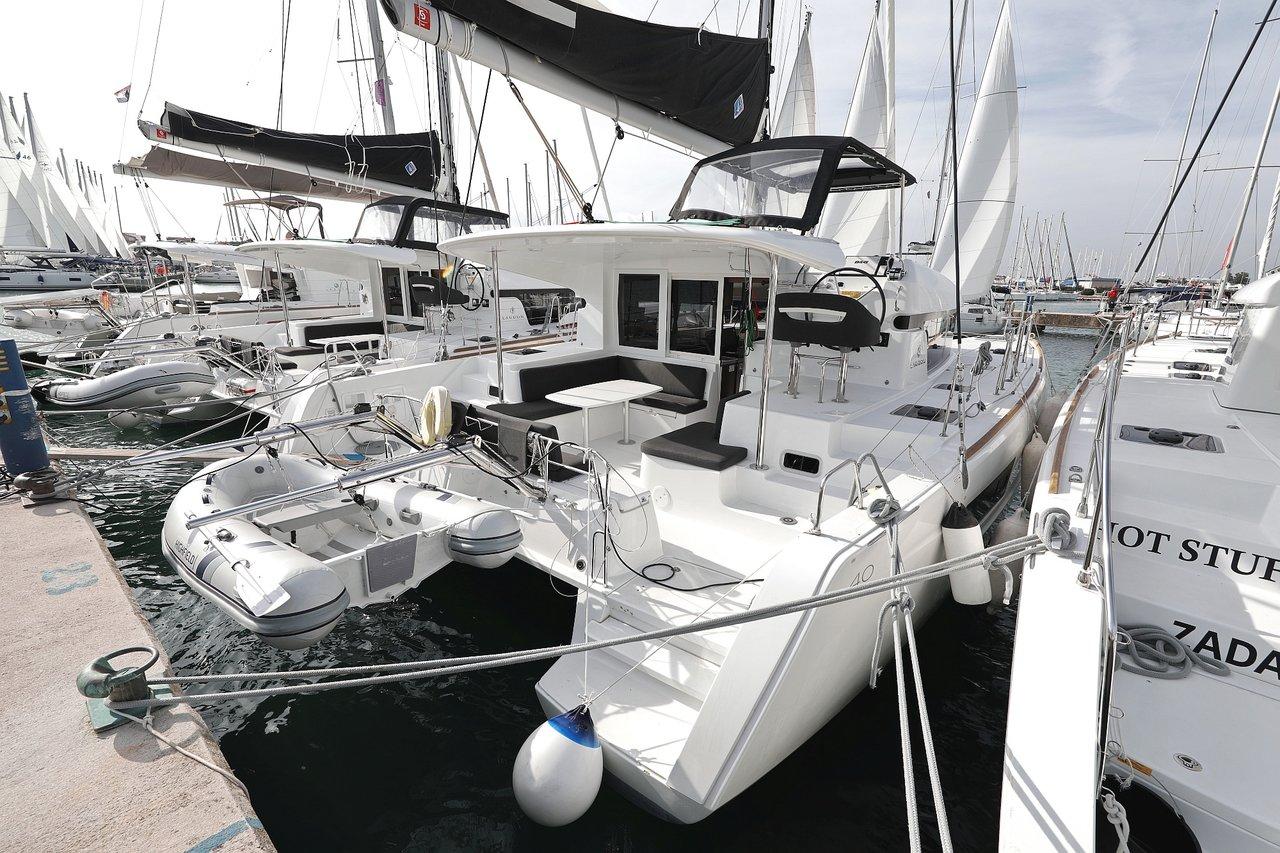 Lagoon 40 - 4 + 2 cab, picture 3