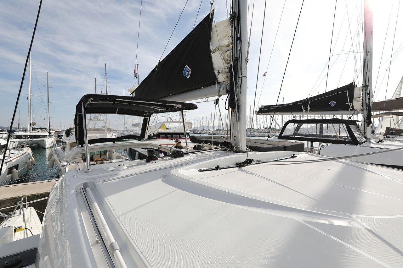 Lagoon 40 - 4 + 2 cab, picture 13