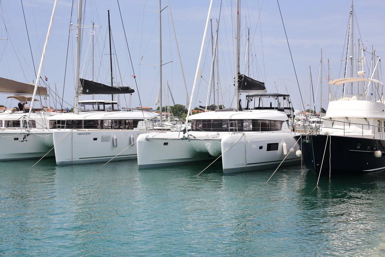 Lagoon 42 - 4 + 2 cab., picture 8