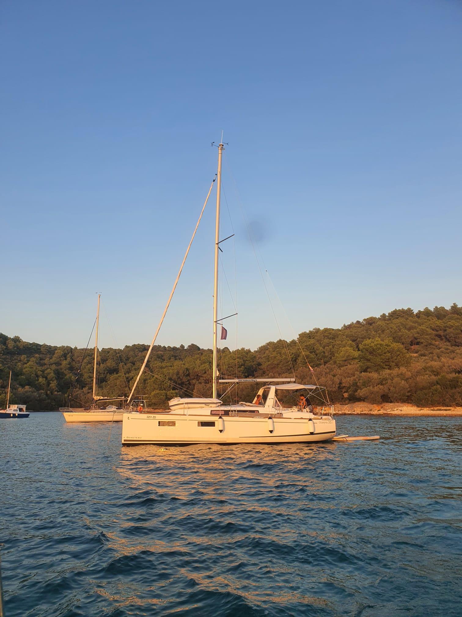 Oceanis 35.1, picture 1