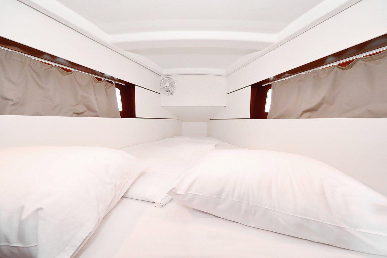 Oceanis 35.1, picture 21