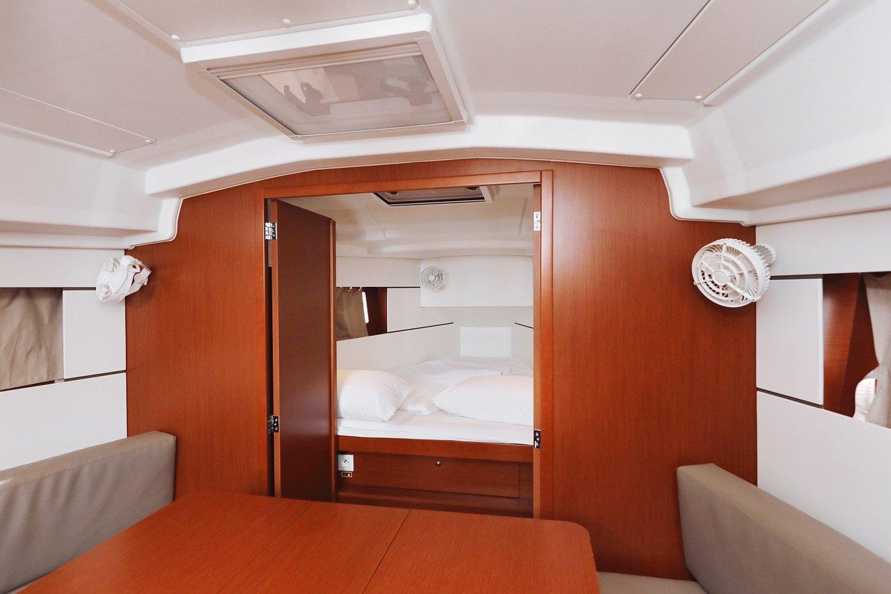 Oceanis 35.1, picture 16