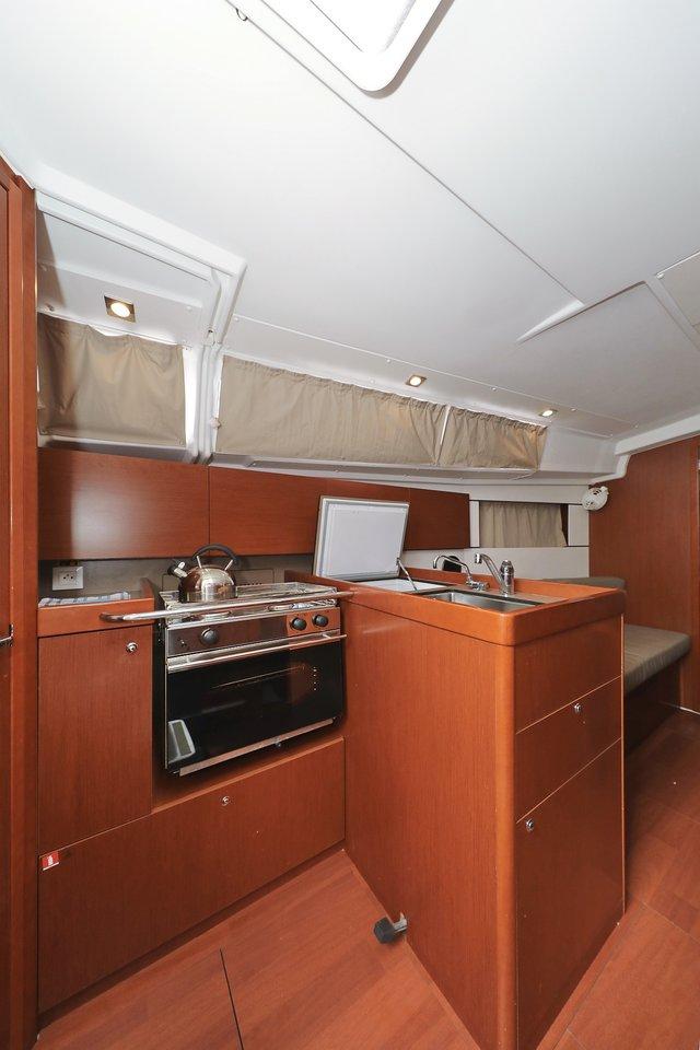 Oceanis 35.1, picture 11