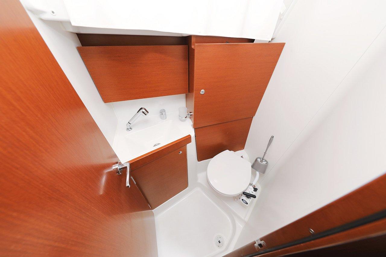 Oceanis 35.1, picture 22