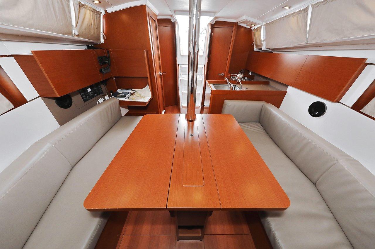 Oceanis 35.1, picture 15