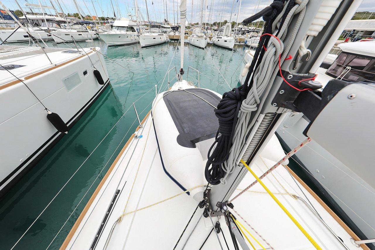 Oceanis 35.1, picture 5