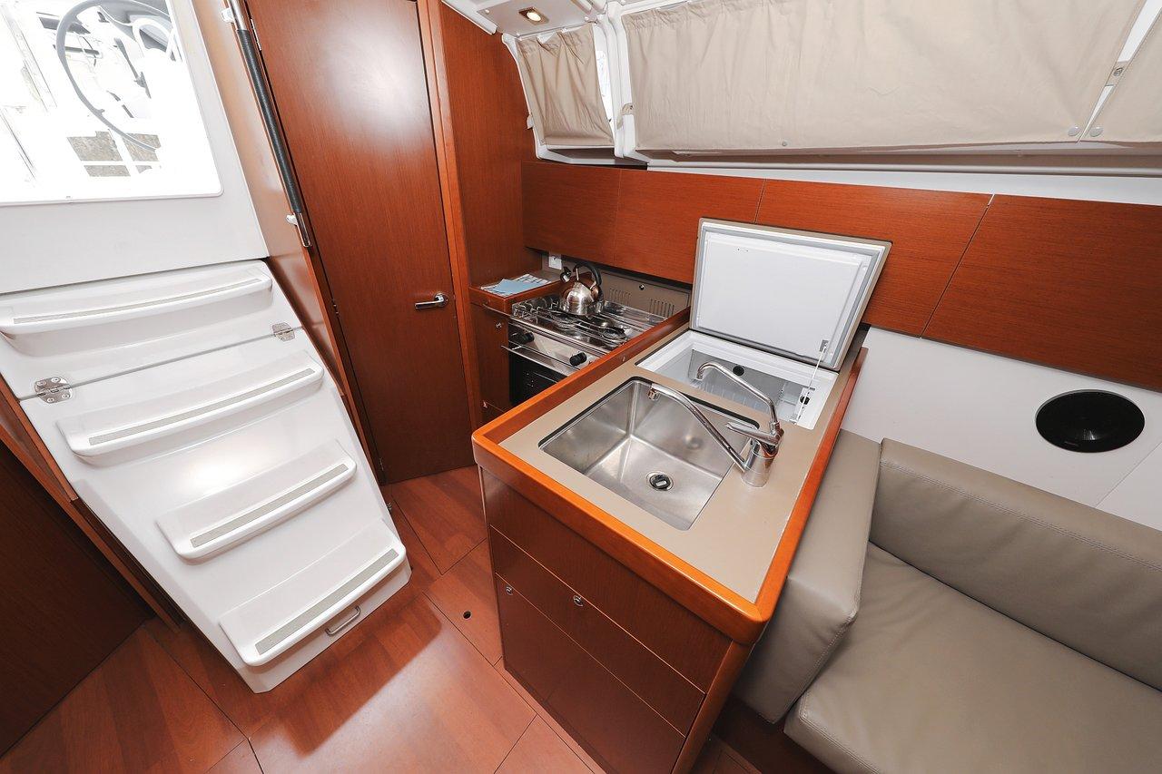 Oceanis 35.1, picture 10