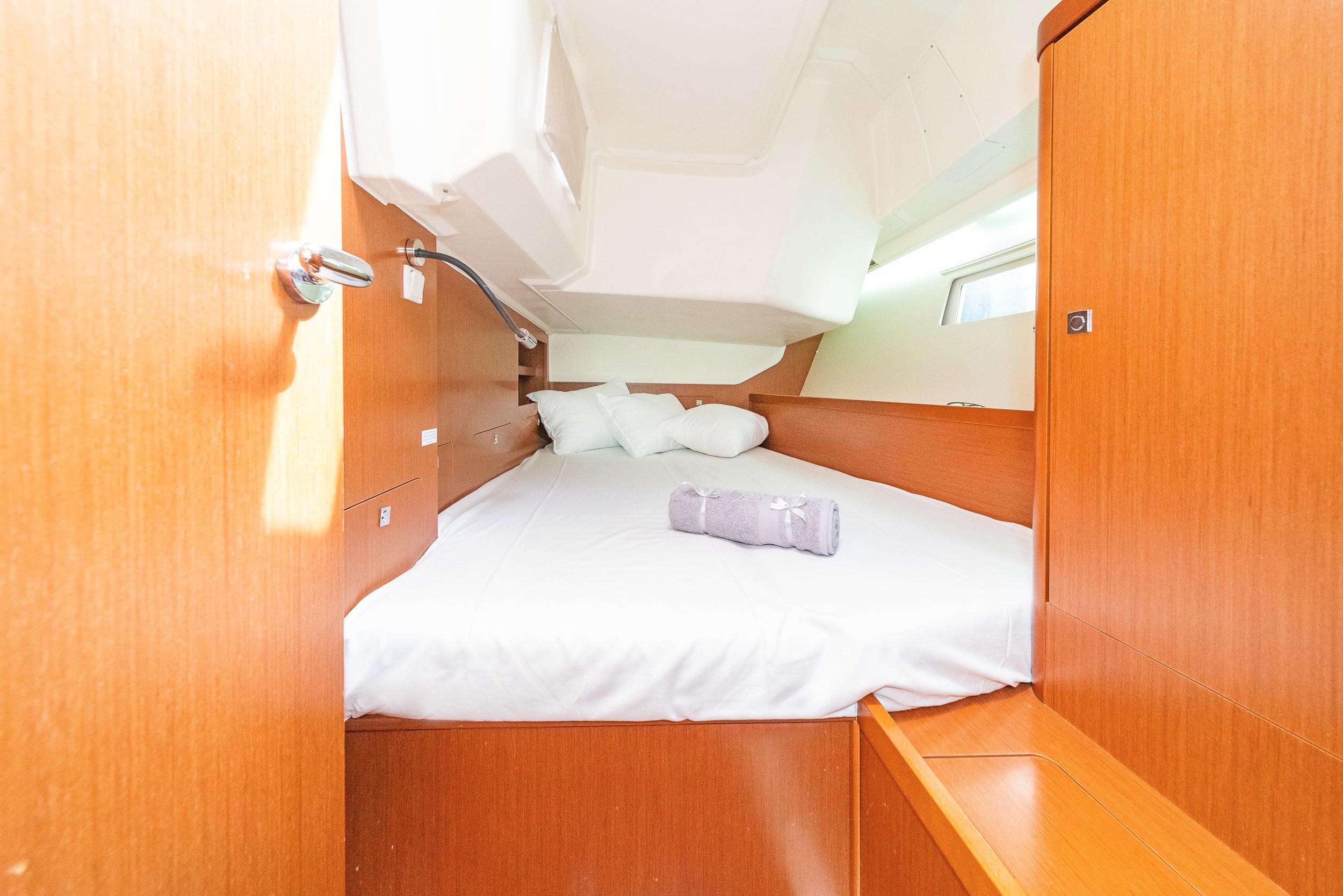 Oceanis 41, picture 9