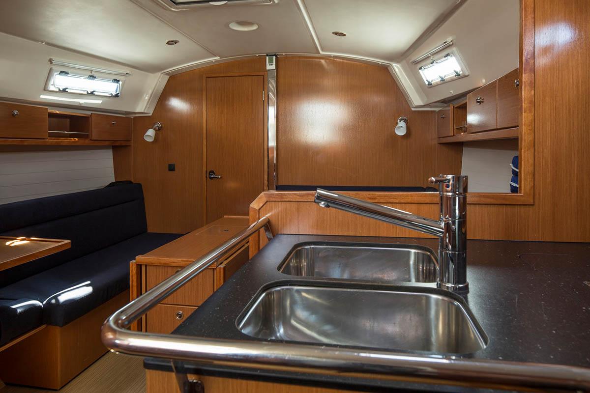 Bavaria Cruiser 36, picture 7