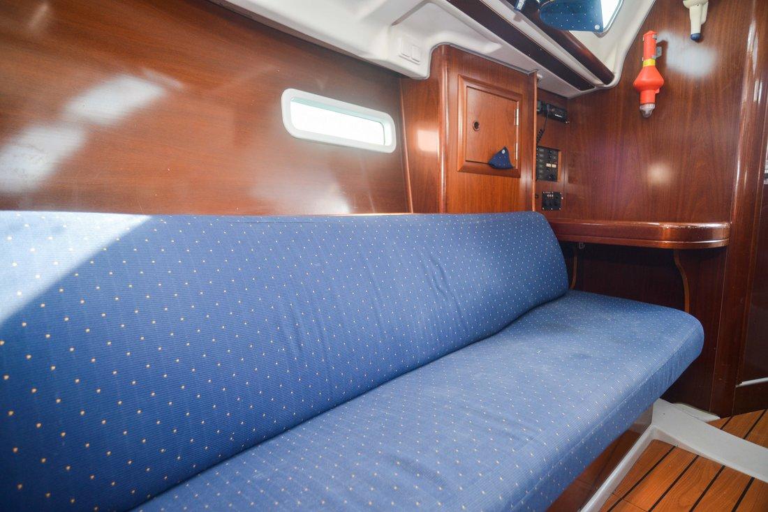 Oceanis Clipper 323, picture 19