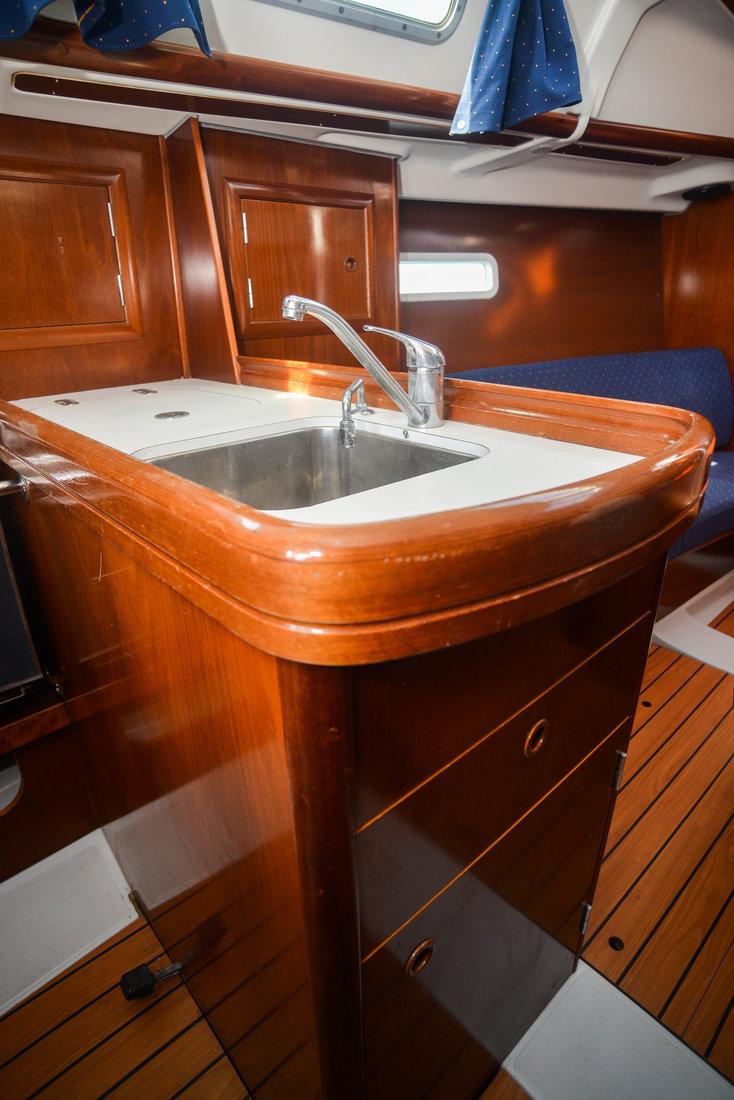 Oceanis Clipper 323, picture 20