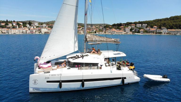 Book Bali 4.1 - 4 + 1 cab. Catamaran for bareboat charter in Marina Frapa, Rogoznica, Šibenik region, Croatia with TripYacht!, picture 5