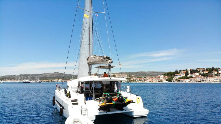 Book Bali 4.1 - 4 + 1 cab. Catamaran for bareboat charter in Marina Frapa, Rogoznica, Šibenik region, Croatia with TripYacht!, picture 8