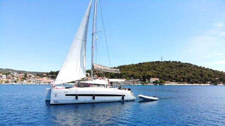 Book Bali 4.1 - 4 + 1 cab. Catamaran for bareboat charter in Marina Frapa, Rogoznica, Šibenik region, Croatia with TripYacht!, picture 9