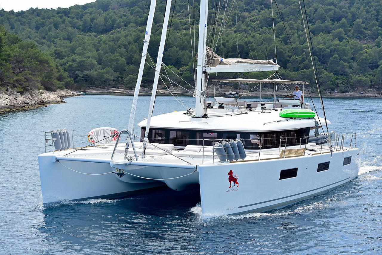 Book Lagoon 620 - 6 + 2 cab. Catamaran for bareboat charter in Marina Kastela, Split region, Croatia with TripYacht!, picture 5