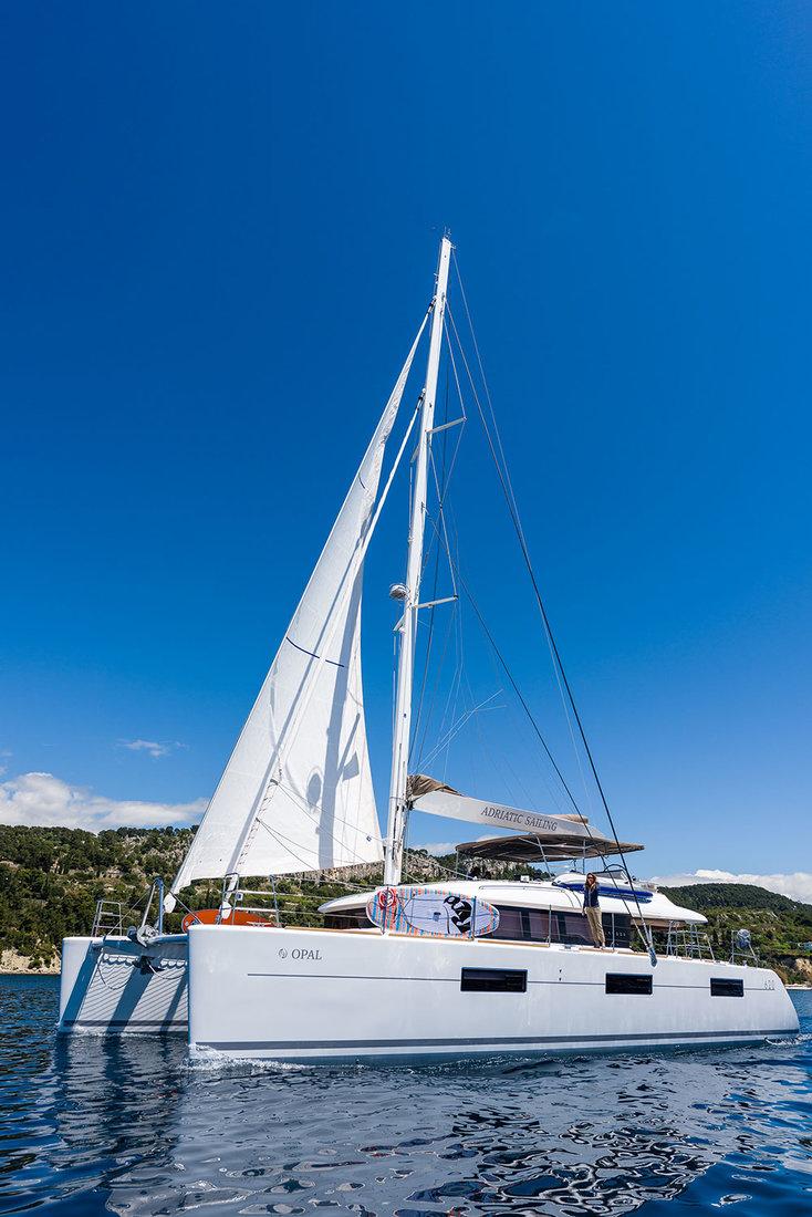 Book Lagoon 620 - 6 + 2 cab. Catamaran for bareboat charter in Marina Kastela, Split region, Croatia with TripYacht!, picture 6