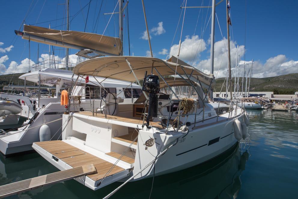 Book Dufour 520 GL Sailing yacht for bareboat charter in Palma de Mallorca, Marina Naviera Balear, Balearic Islands, Spain with TripYacht!, picture 1