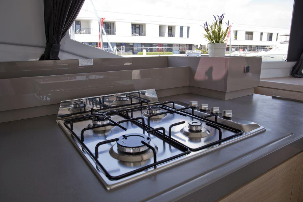 Fountaine Pajot Saona 47 Quintet - 5 + 1 cab., picture 13