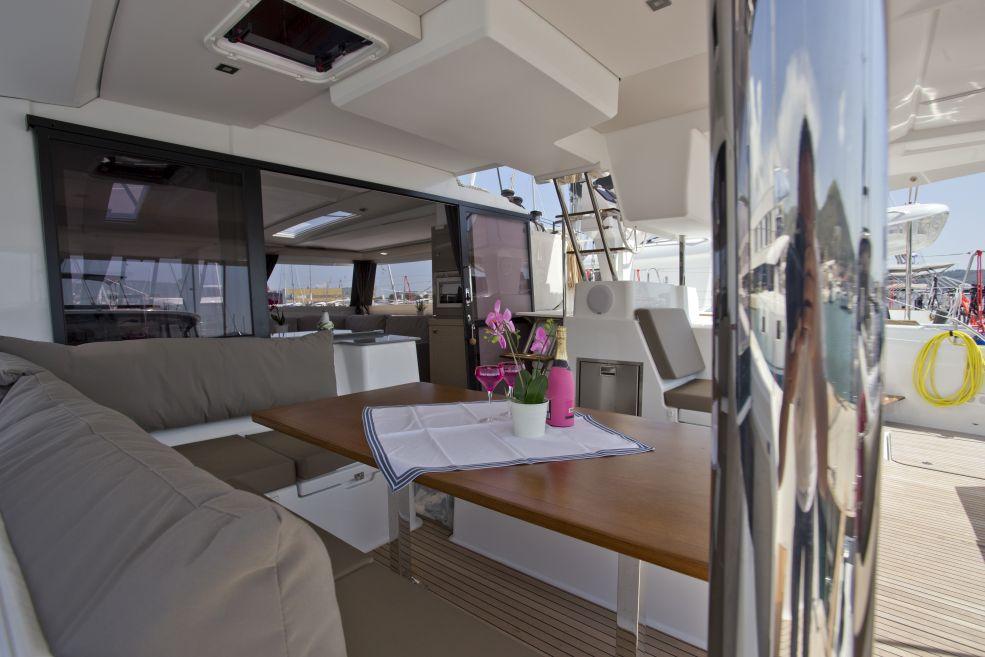 Book Fountaine Pajot Saona 47 Quintet - 5 + 1 cab. Catamaran for bareboat charter in La Paz, Costa Baja Marina, Baja California Sur, Mexico with TripYacht!, picture 8