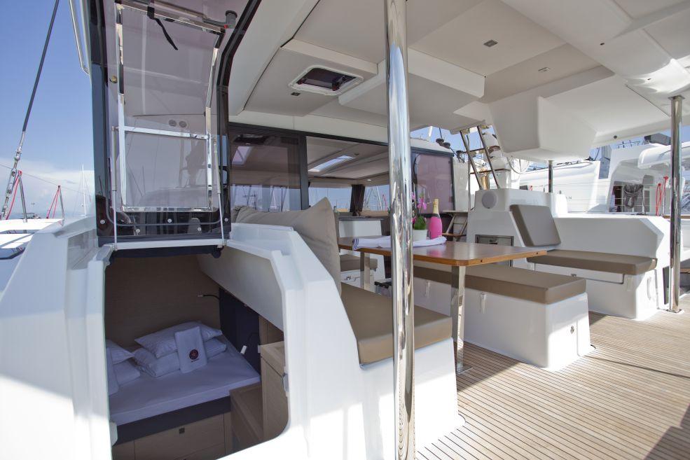 Fountaine Pajot Saona 47 Quintet - 5 + 1 cab., picture 3