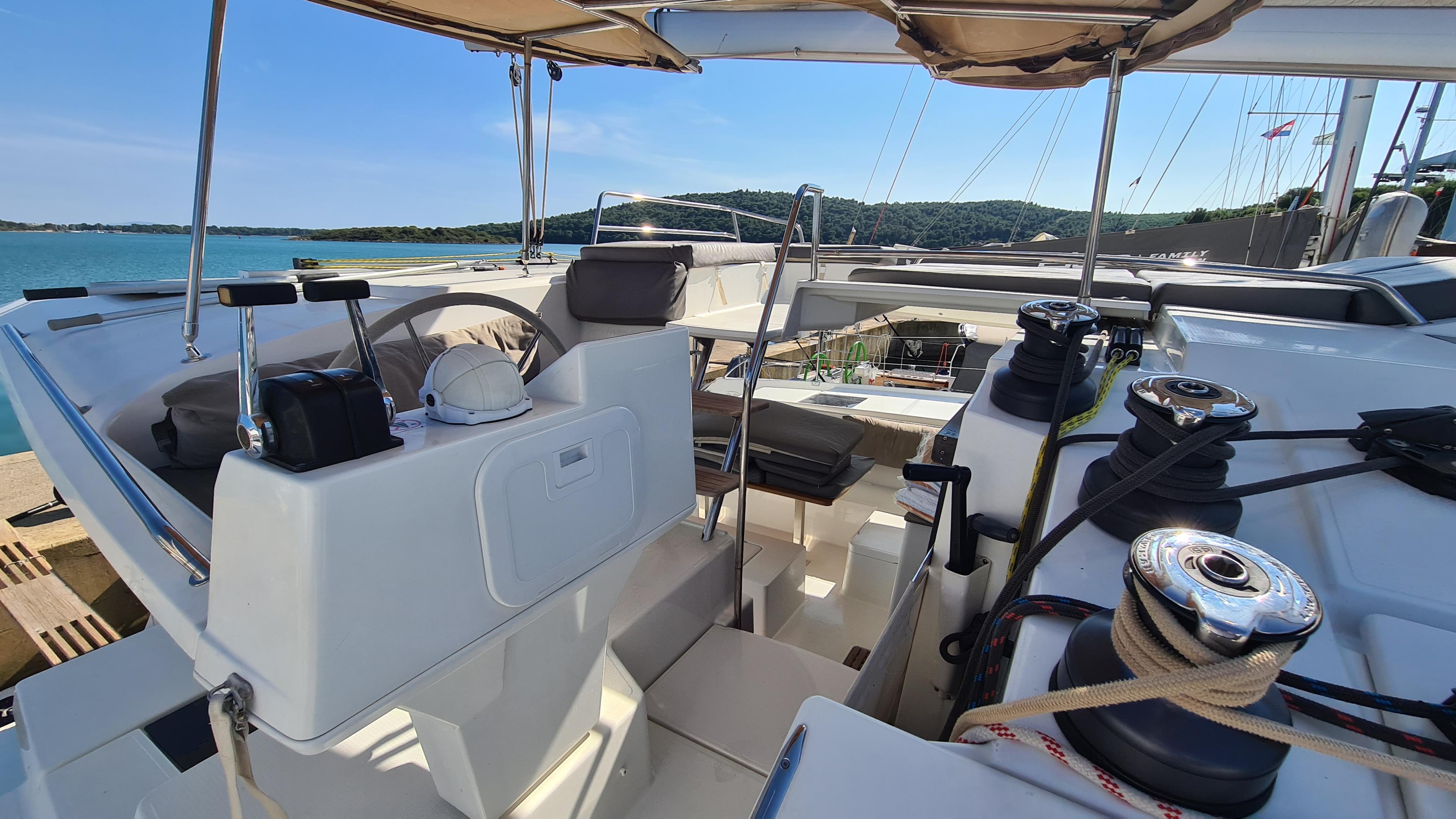 Book Helia 44 - 4 + 2 cab. Catamaran for bareboat charter in Pula, ACI Marina Pomer, Istra, Croatia with TripYacht!, picture 9