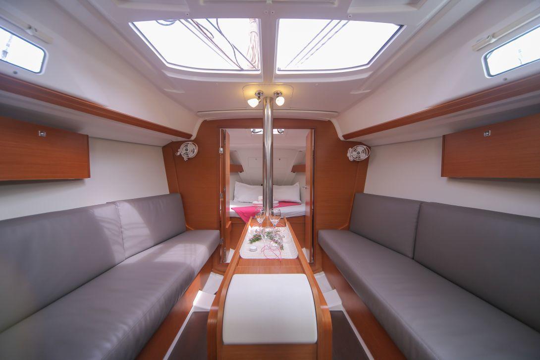 Dufour 310 GL, picture 3