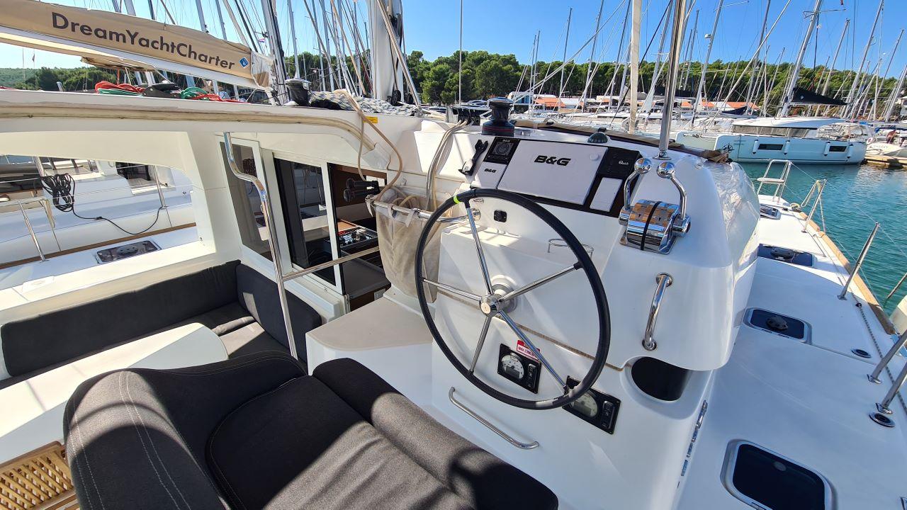 Book Lagoon 40 - 4 + 2 cab Catamaran for bareboat charter in Pula, ACI Marina Pomer, Istra, Croatia with TripYacht!, picture 5