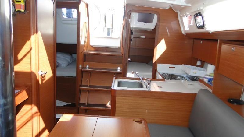 Dufour 360 GL - 3 cab., picture 8