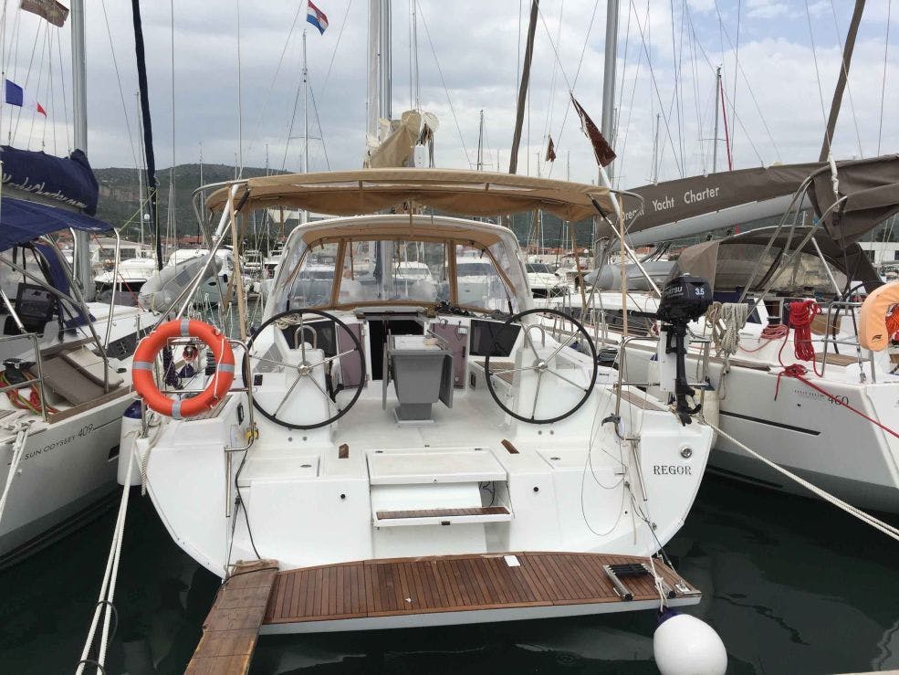 Book Oceanis 41.1 Sailing yacht for bareboat charter in Dubrovnik, Komolac, ACI Marina Dubrovnik, Dubrovnik region, Croatia with TripYacht!, picture 1