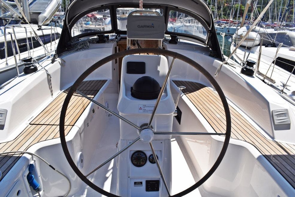 Book Bavaria Cruiser 34 - 2 cab. Sailing yacht for bareboat charter in Dubrovnik, Komolac, ACI Marina Dubrovnik, Dubrovnik region, Croatia with TripYacht!, picture 4