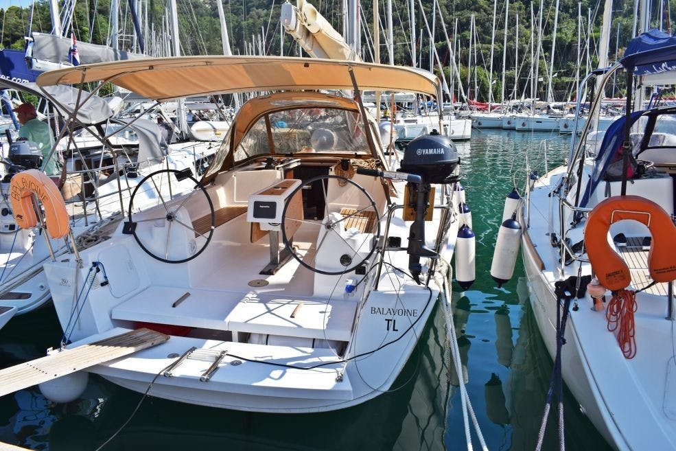 Book Dufour 350 GL Sailing yacht for bareboat charter in Dubrovnik, Komolac, ACI Marina Dubrovnik, Dubrovnik region, Croatia with TripYacht!, picture 10