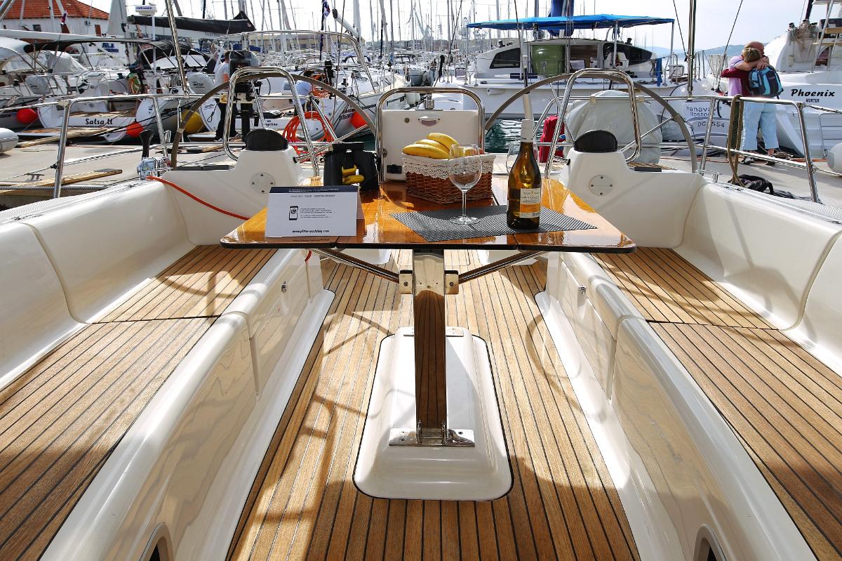 Bavaria 43 Cruiser, picture 9