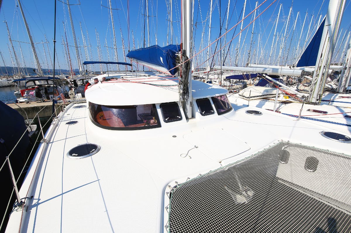 Book Lipari 41 - 4 + 2 cab. Catamaran for bareboat charter in Marina Tehnomont Veruda, Pula, Istra, Croatia with TripYacht!, picture 13