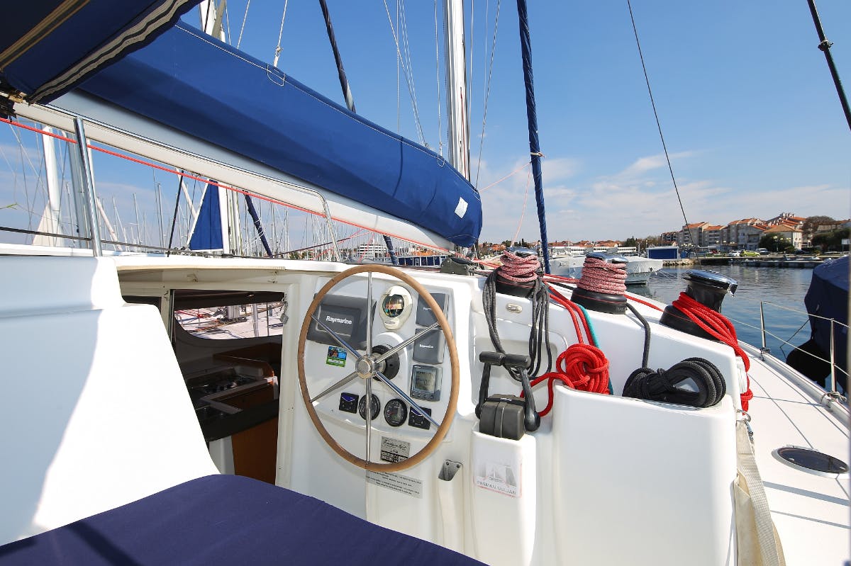 Book Lipari 41 - 4 + 2 cab. Catamaran for bareboat charter in Marina Tehnomont Veruda, Pula, Istra, Croatia with TripYacht!, picture 15
