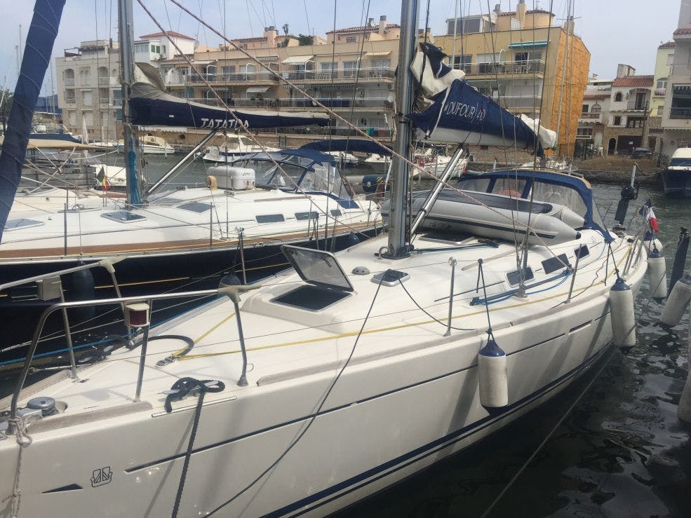 Book Dufour 40 Sailing yacht for bareboat charter in Roses, Empuriabrava marina, Catalonia, Spain with TripYacht!, picture 3