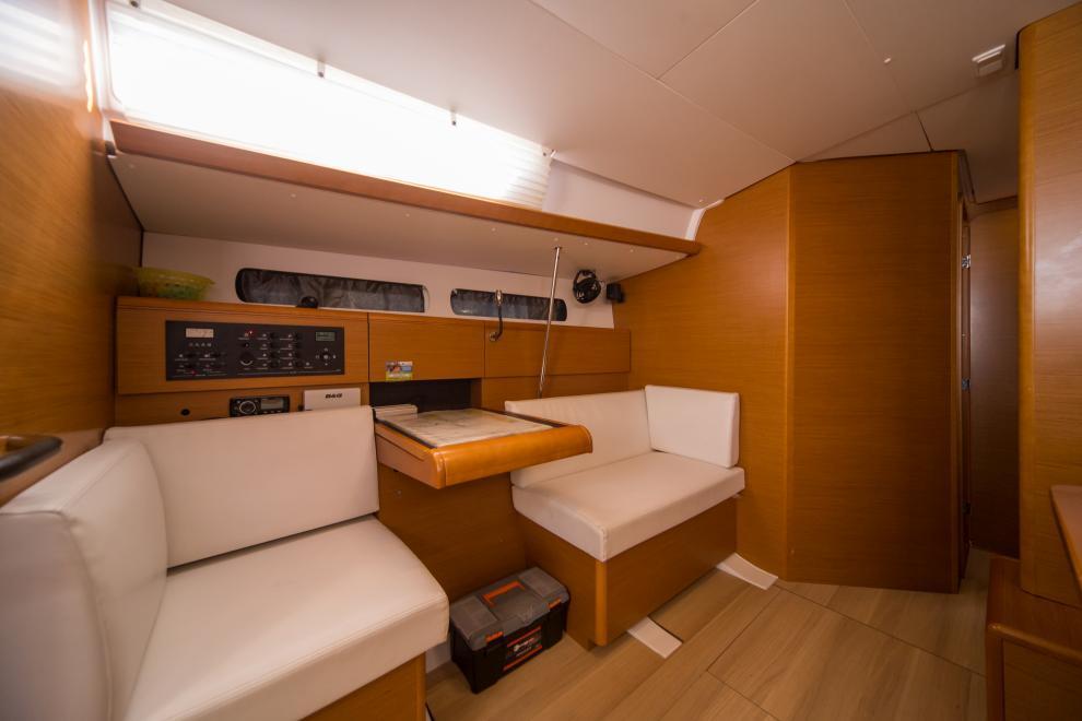 Sun Odyssey 449, picture 4