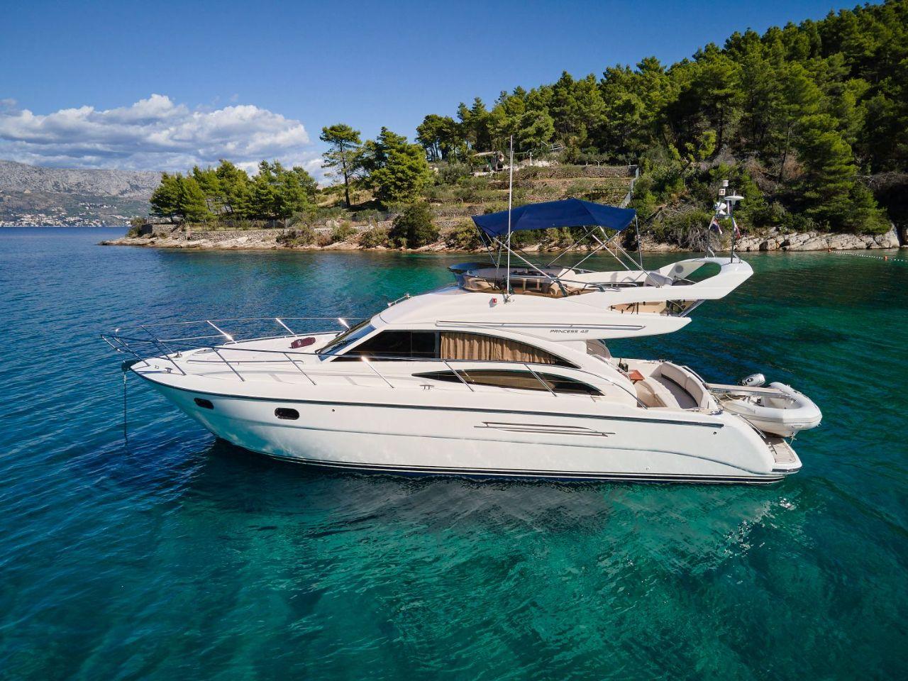 Book Princess 42 Fly Motor yacht for bareboat charter in Marina Lav - Podstrana, Split region, Croatia with TripYacht!, picture 2