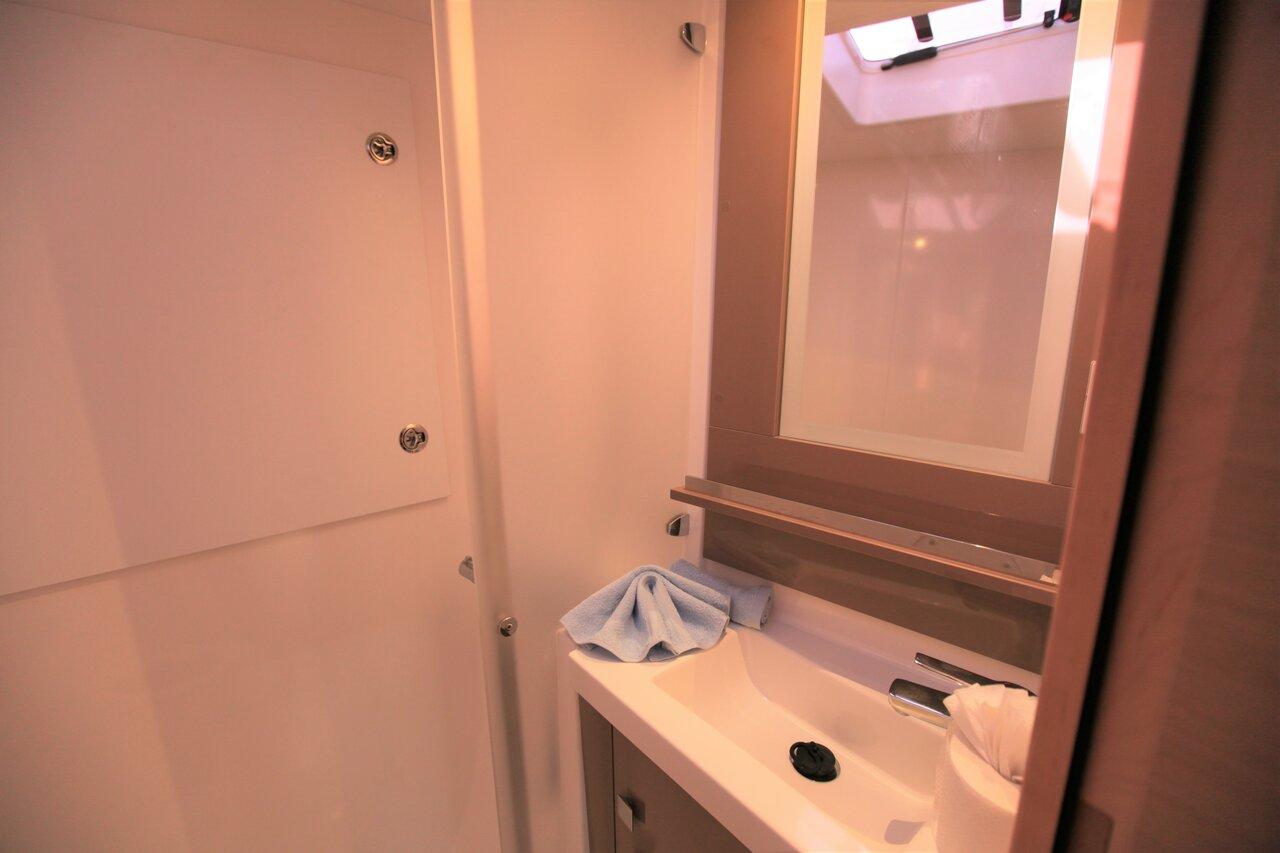 Fountaine Pajot Saona 47 - 5 cab., picture 25