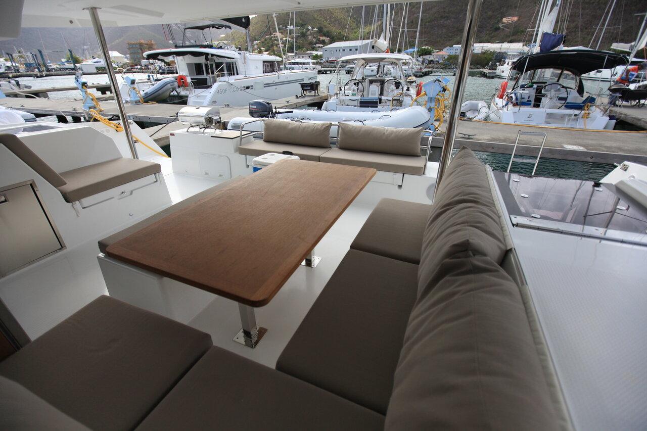 Fountaine Pajot Saona 47 - 5 cab., picture 9