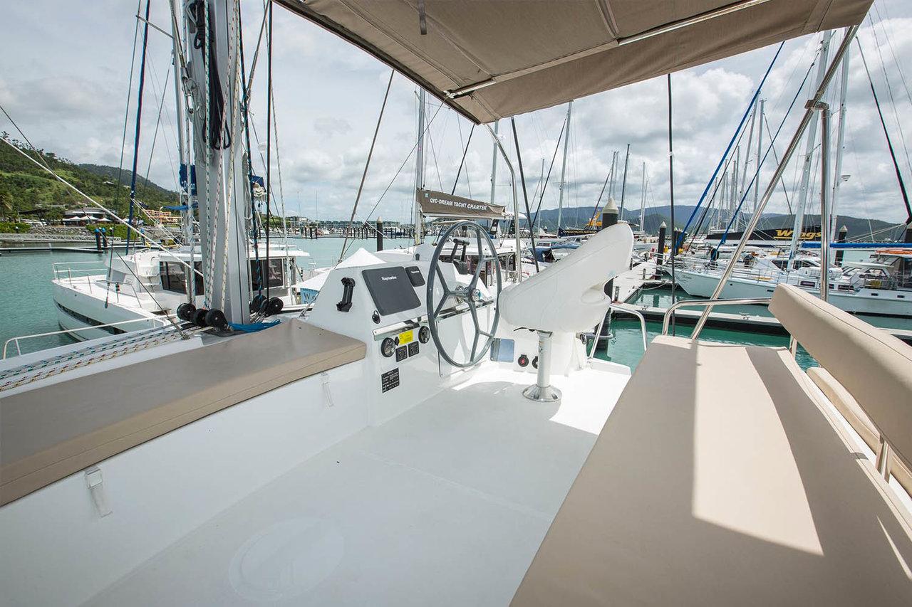 Book Bali 4.3 Catamaran for bareboat charter in Whitsundays, Airlie Beach, Coral Sea Marina, Whitsunday Region of Queensland, Australia and Oceania with TripYacht!, picture 3