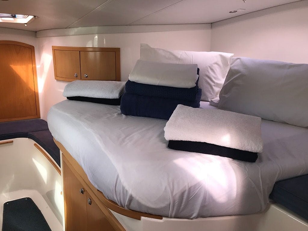 Book Seawind 1250 Catamaran for bareboat charter in Whitsundays, Airlie Beach, Coral Sea Marina, Whitsunday Region of Queensland, Australia and Oceania with TripYacht!, picture 8