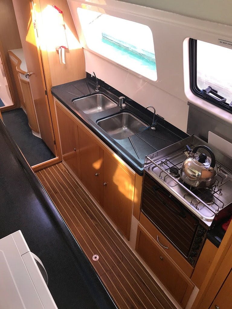Book Seawind 1250 Catamaran for bareboat charter in Whitsundays, Airlie Beach, Coral Sea Marina, Whitsunday Region of Queensland, Australia and Oceania with TripYacht!, picture 9
