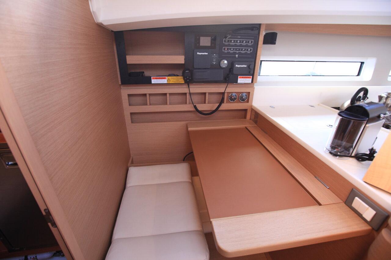 Sun Odyssey 440 - 2 cab., picture 9