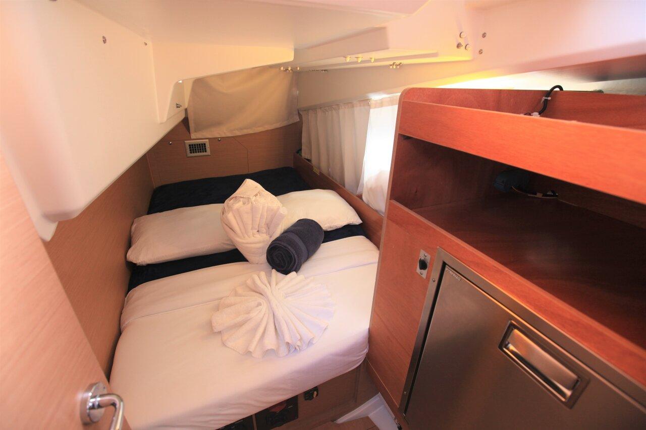 Sun Odyssey 440 - 2 cab., picture 12