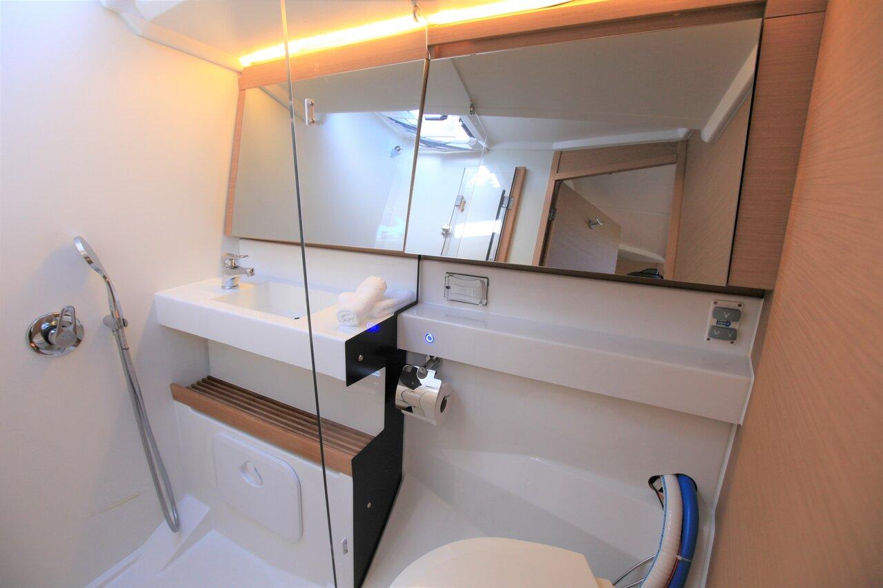 Sun Odyssey 440 - 2 cab., picture 14