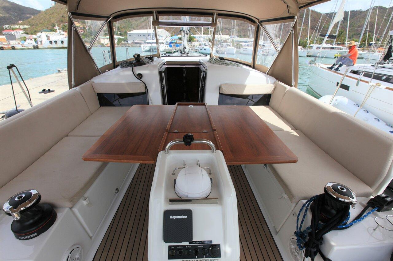 Sun Odyssey 440 - 3 cab., picture 6