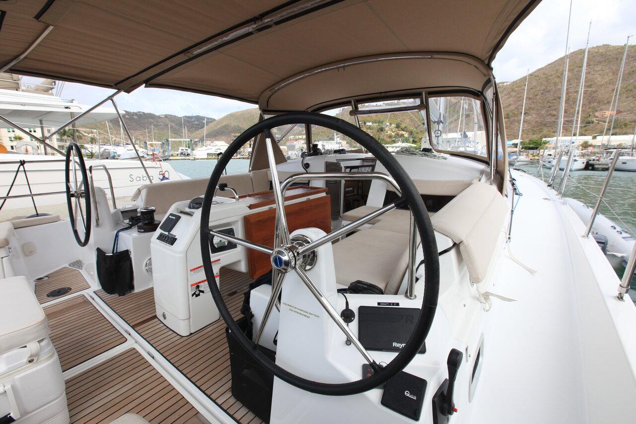 Sun Odyssey 440 - 3 cab., picture 10