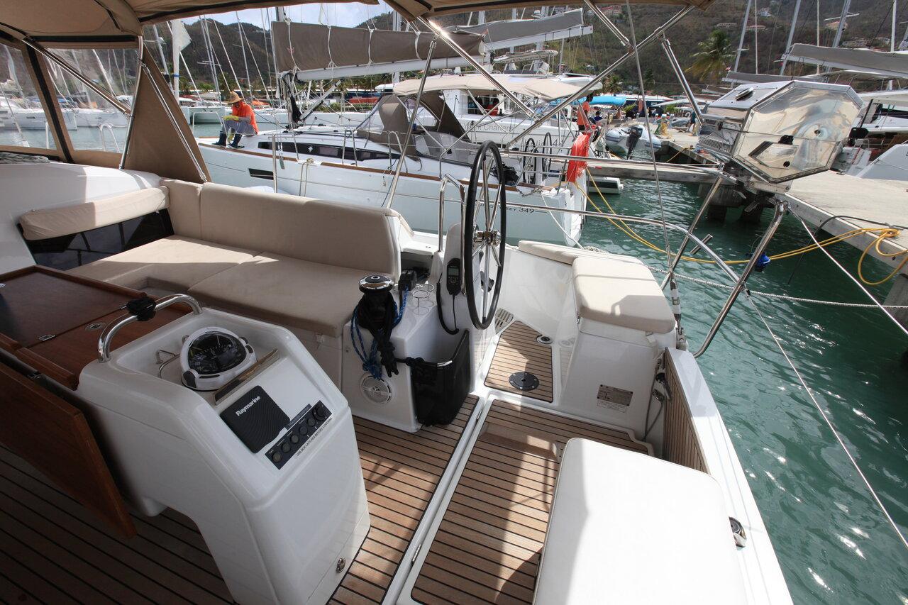 Sun Odyssey 440 - 3 cab., picture 9