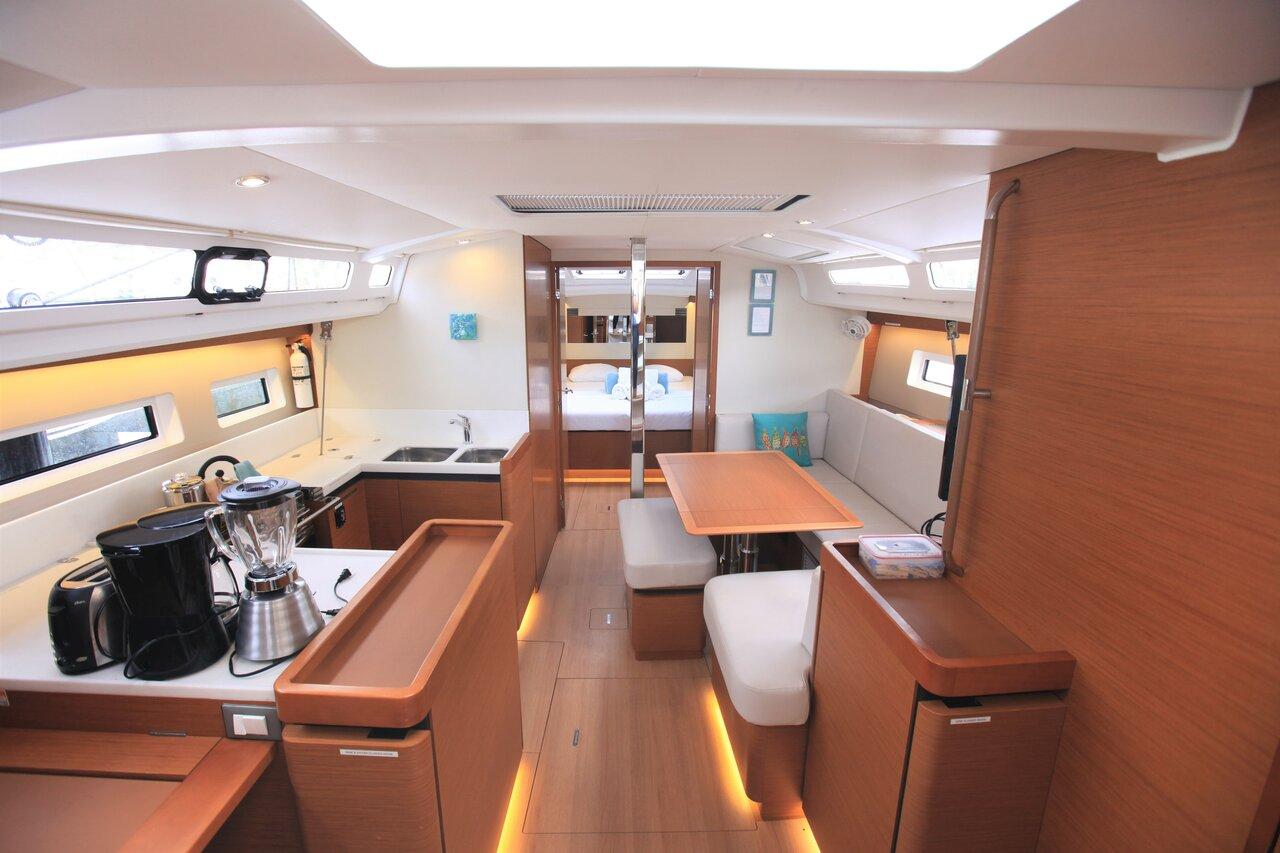 Sun Odyssey 440 - 3 cab., picture 11