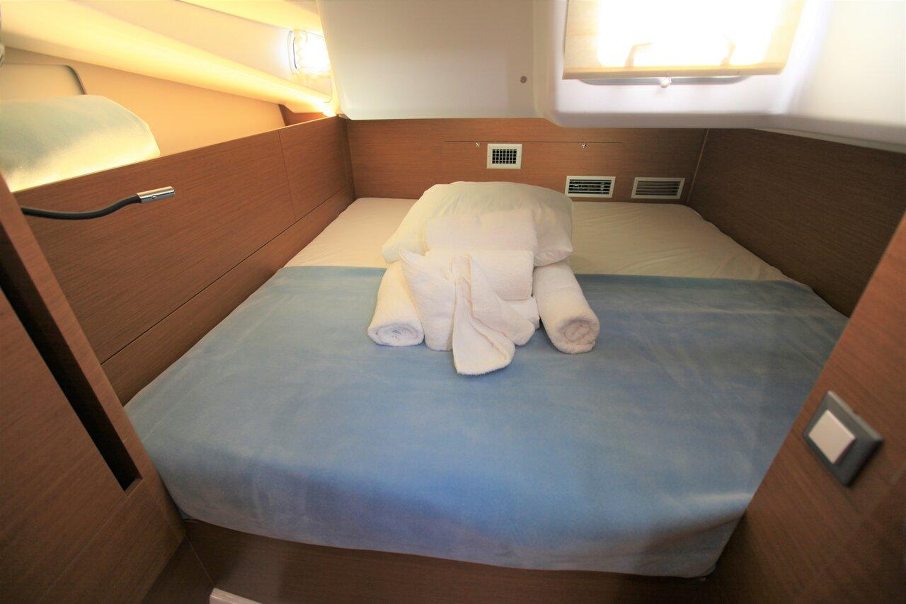 Sun Odyssey 440 - 2 cab., picture 18